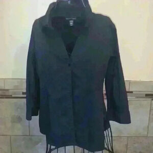 Apostrophe Stretch button up woman’s top